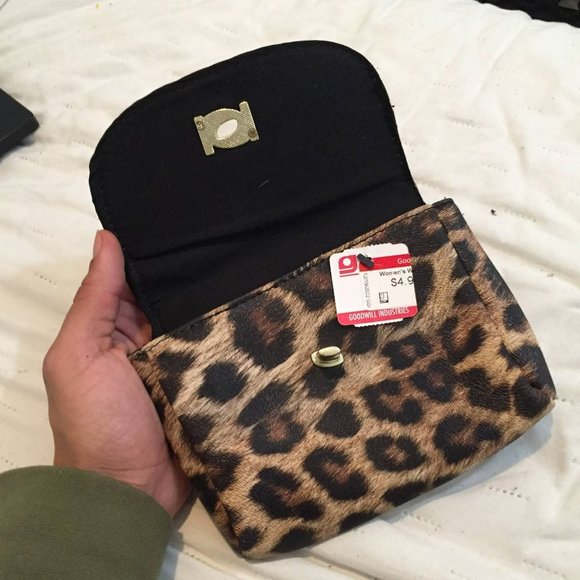 Leppard Pattern Print Bag - Picture 5 of 7